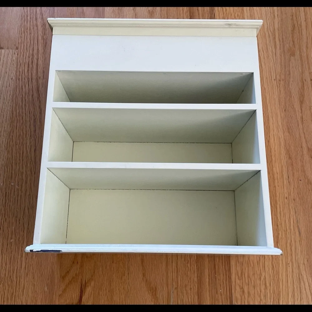 GUC Battat Wooden & Felt Storage Station for Crafts, Jewelry or Trinkets
